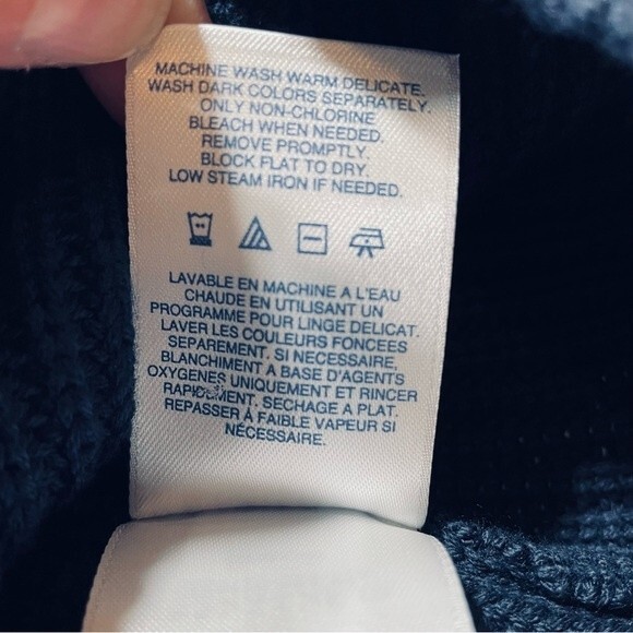 Land’s End Navy Sweater Size M/P - Picture 6 of 10